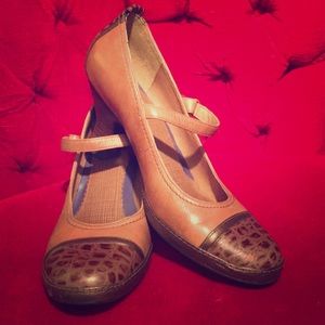 Indigo by Clarks Mary Jane Pumps